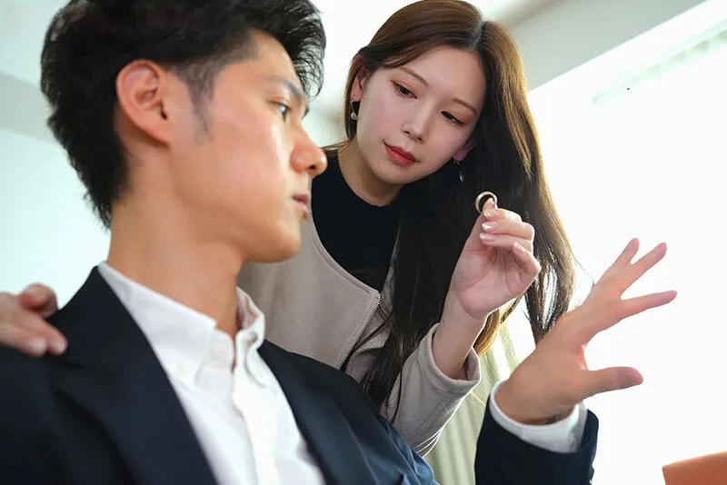 Bà xã đi đi giã ngoại, ông chồng ở nhà bị nhỏ em cô vợ gạ xxx không trượt phát nào